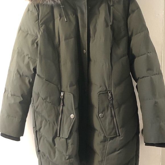 Women’s XL Arctic Expedition Winter Coat - Picture 2 of 11
